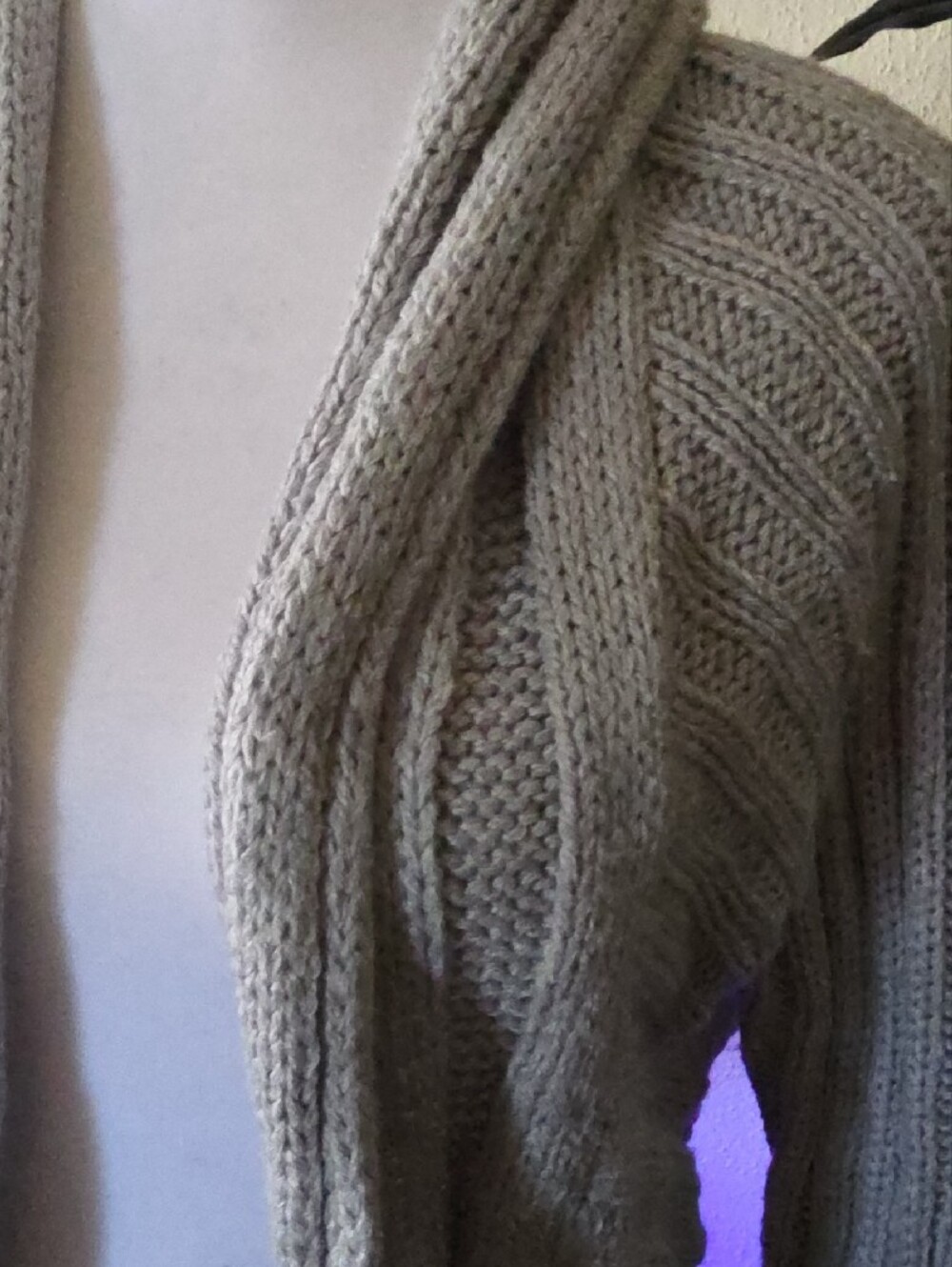 Romeo & Juliet Couture Light Gray Open-Front Cable Knit Cardigan Medium - Picture 2 of 7